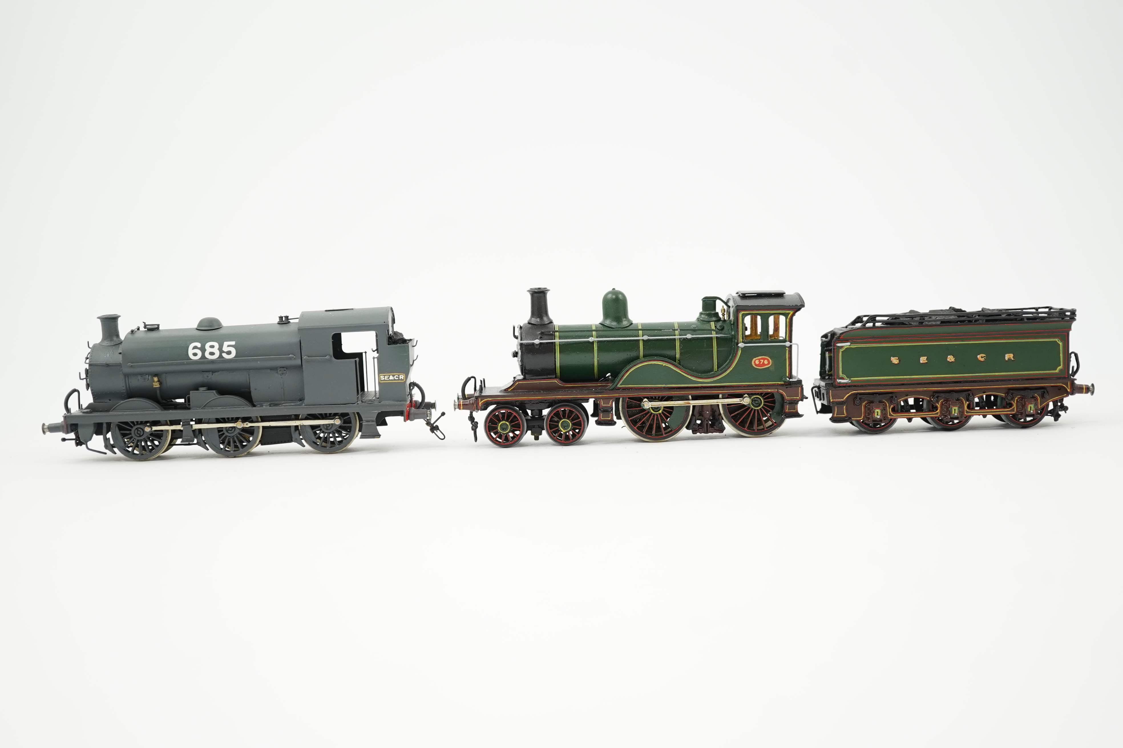 Two 00 gauge brass and white metal kit built Wainwright designed SE&CR locomotives (possibly by Wills Finecast); a class G 4-4-0, 676, together with a class S 0-6-0ST, 685, constructed, painted and lined to a high standa